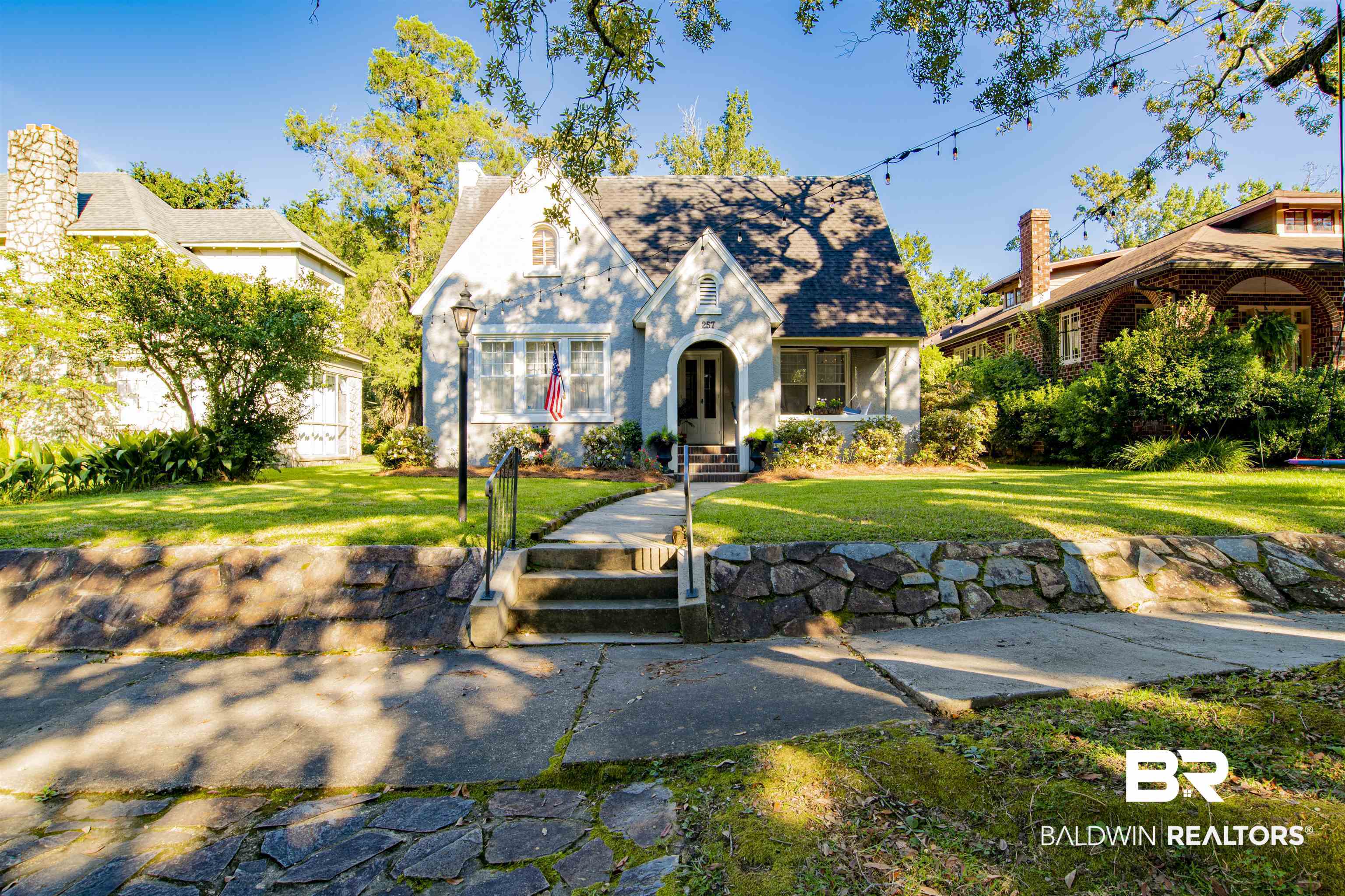 257 McDonald Avenue Mobile, AL 36604 - Photo 3 of 34