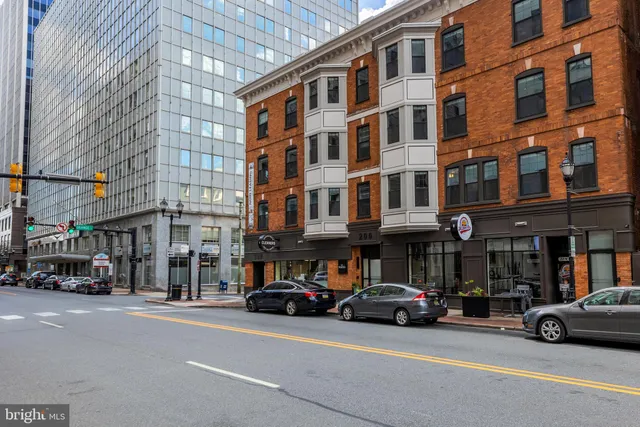 $1,695 | 200 West 10th Street, Unit 202, Wilmington, DE 19801