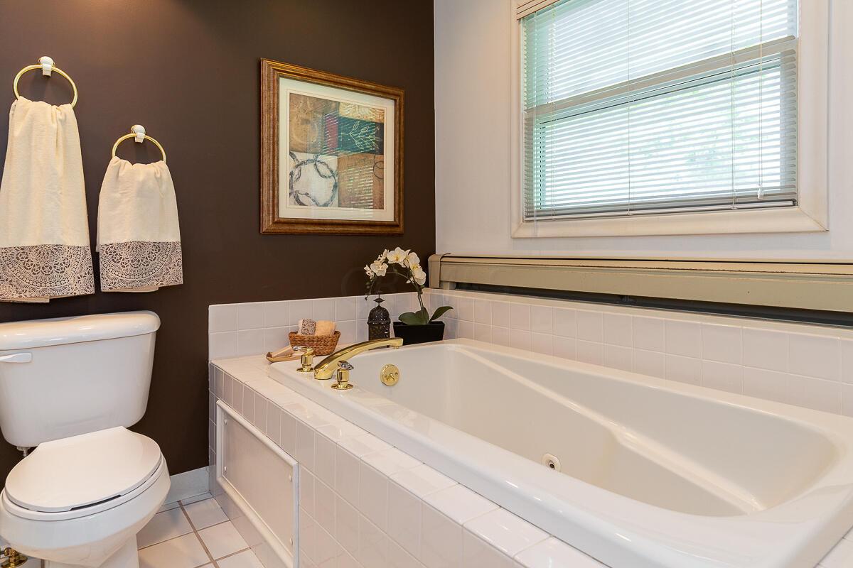 2710 Charing Road Columbus, OH 43221 - Photo 29 of 47 Charing back bathroom