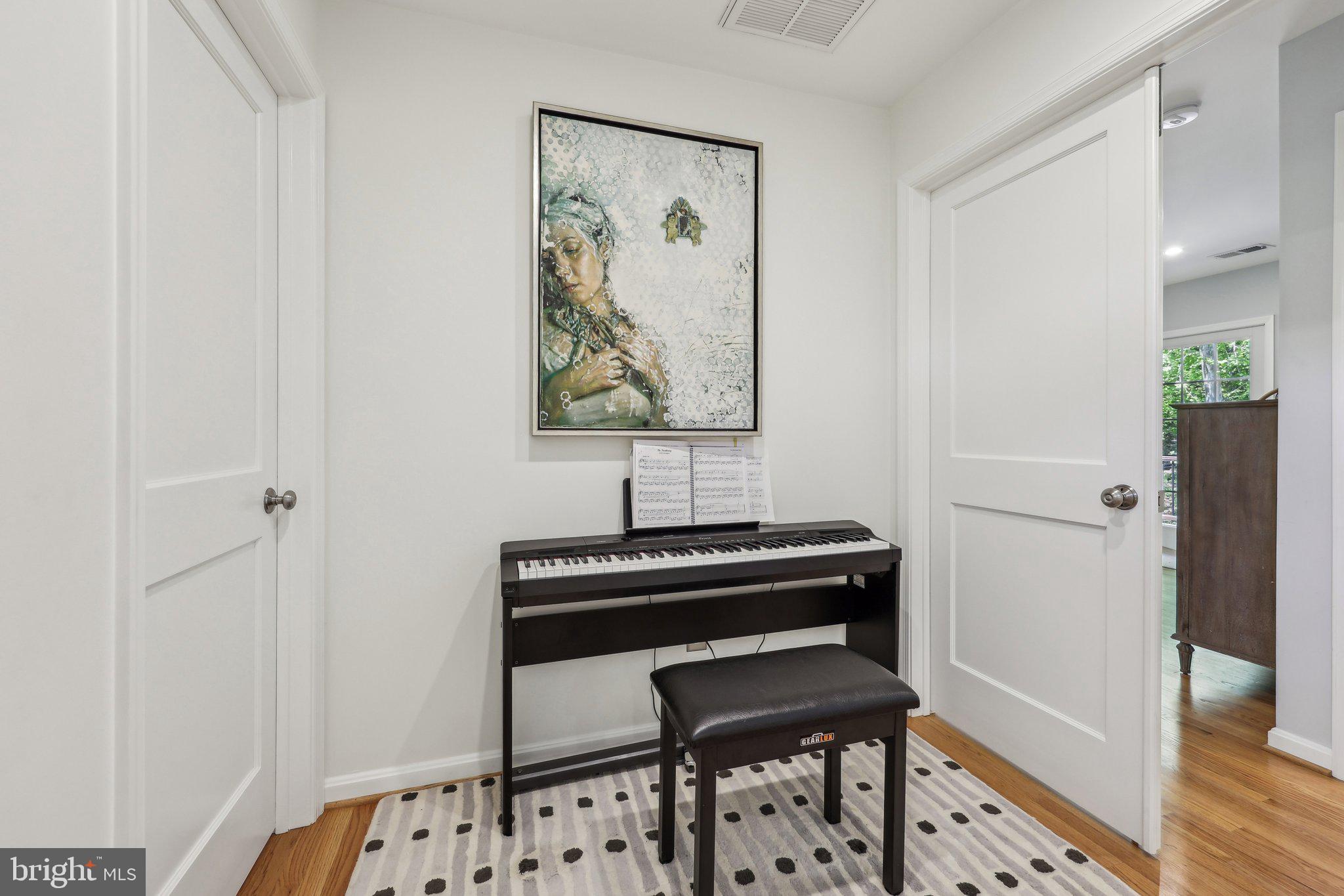 4113 27th Road North Arlington, VA 22207 - Photo 23 of 55 Top Floor Landing