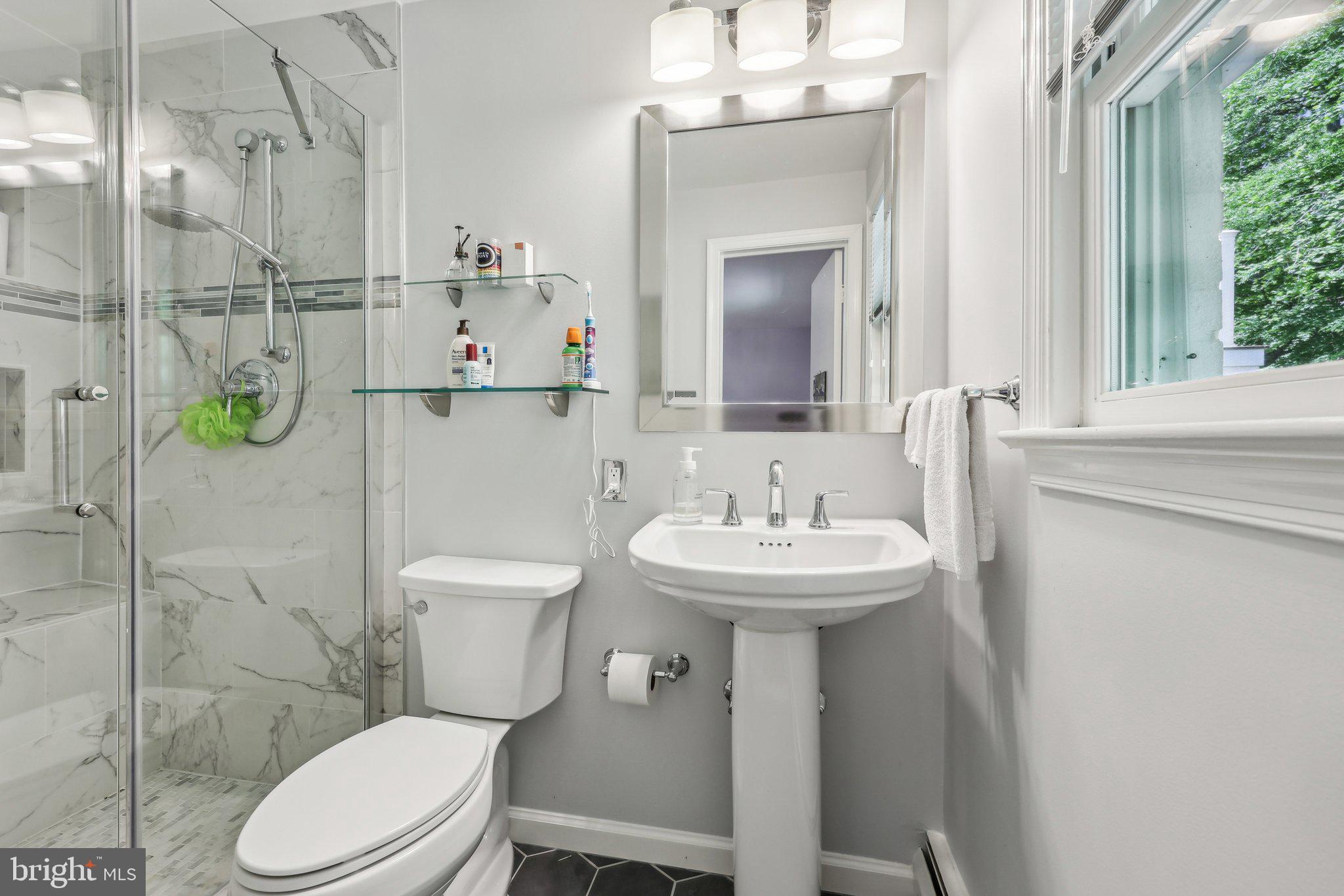 4113 27th Road North Arlington, VA 22207 - Photo 26 of 55 En Suite Bathroom in Bedroom 3