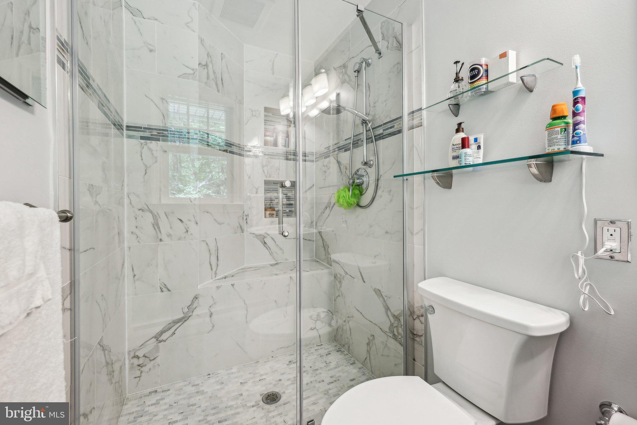 4113 27th Road North Arlington, VA 22207 - Photo 27 of 55 En Suite Bathroom in Bedroom 2