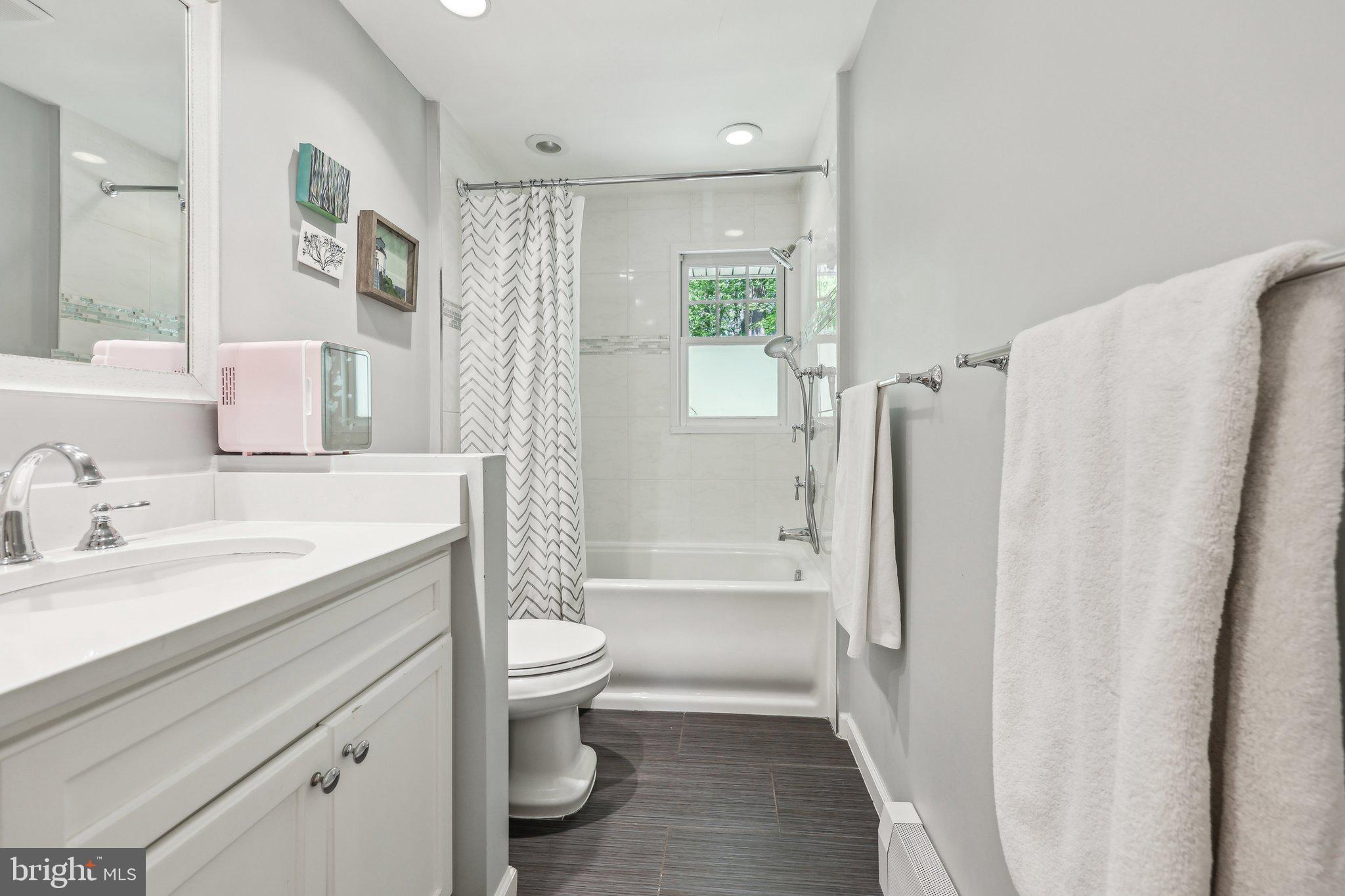 4113 27th Road North Arlington, VA 22207 - Photo 31 of 55 En Suite Bathroom in Bedroom 1