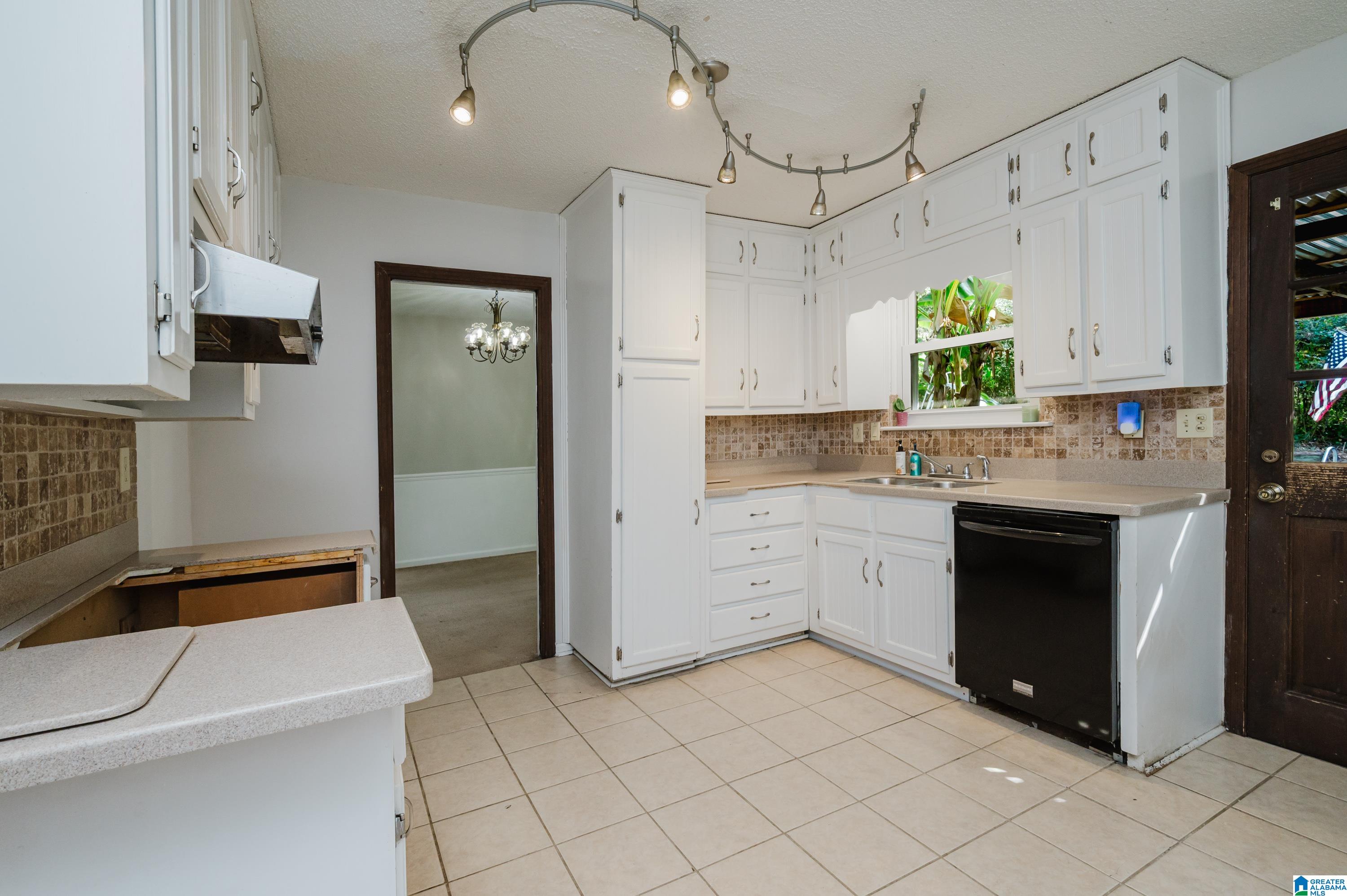 1807 Apache Way Alabaster, AL 35007 - Photo 20 of 51