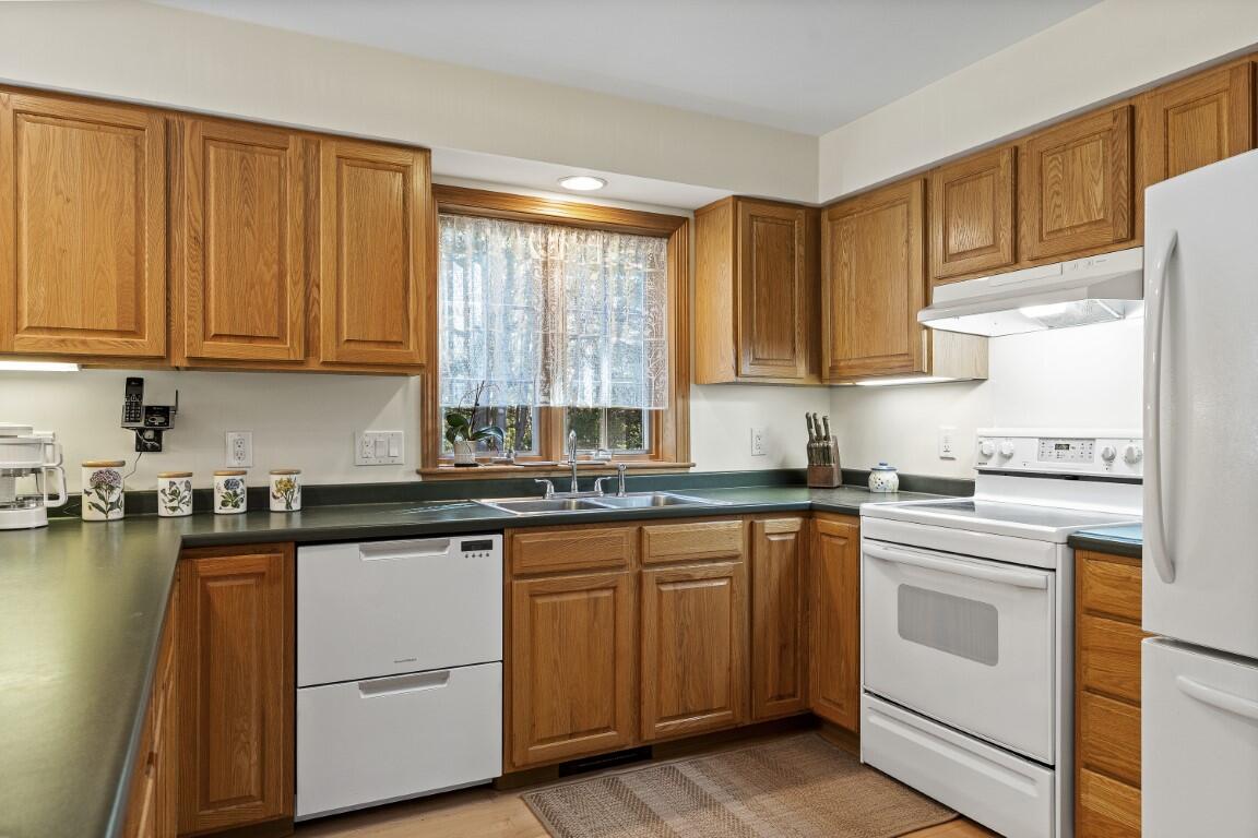 12 Ocean Ridge Drive East Boothbay, ME 04544 - Photo 16 of 54 15