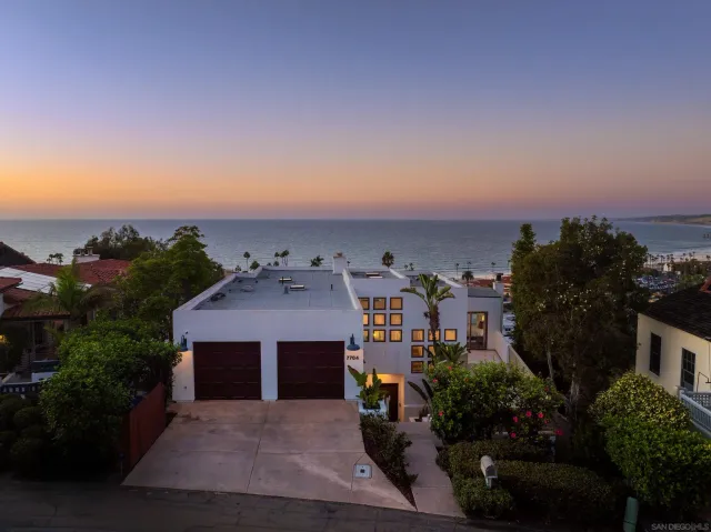 $5,550,000 | 7784 Lookout Drive, La Jolla, CA 92037