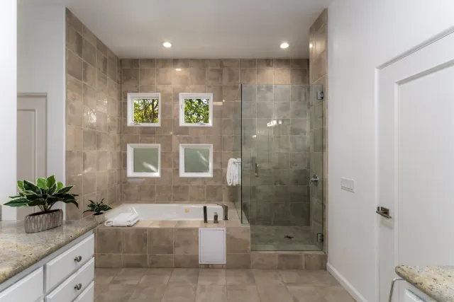 $5,550,000 | 7784 Lookout Drive, La Jolla, CA 92037