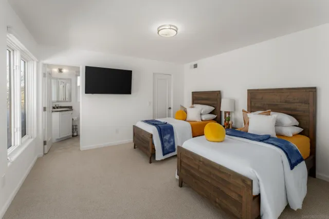 $5,550,000 | 7784 Lookout Drive, La Jolla, CA 92037