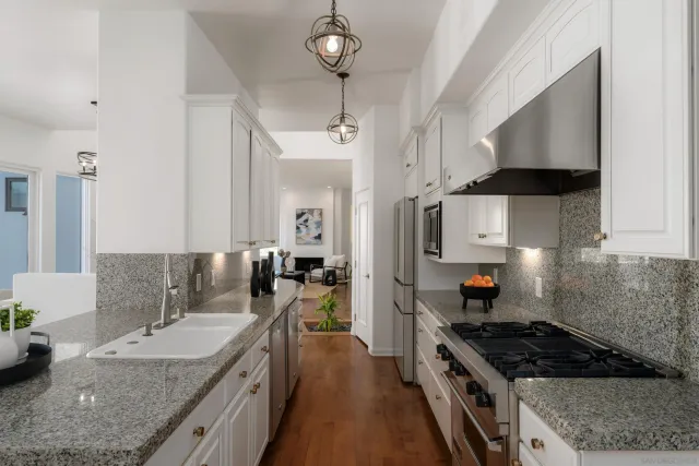 $5,550,000 | 7784 Lookout Drive, La Jolla, CA 92037