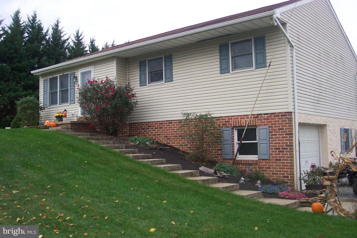 210 Hilldale Road Pequea, PA 17565 - Photo 3 of 40 Gallery Image 3