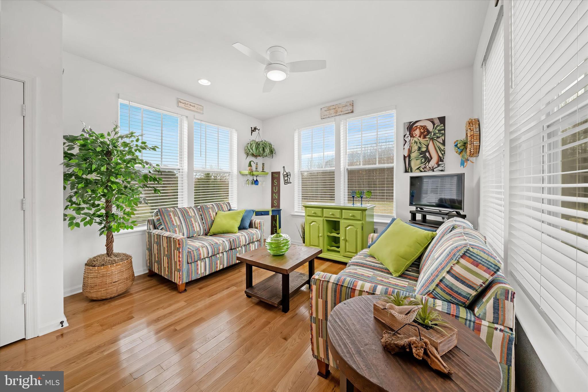 5338 Newman Lane Middletown, DE 19709 - Photo 29 of 61 a living room with furniture and a potted plant