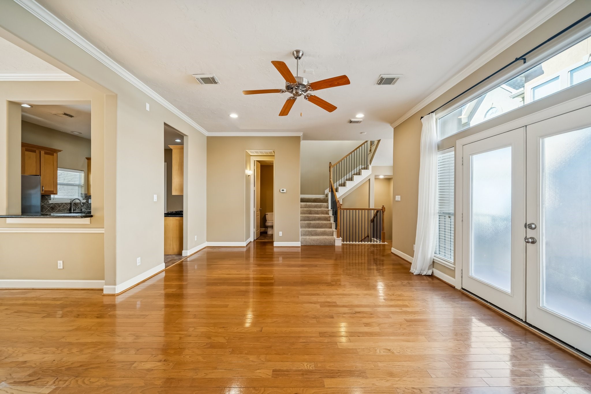 1415 Birdsall Street Houston, TX 77007 - Photo 9 of 25 a view of an empty room