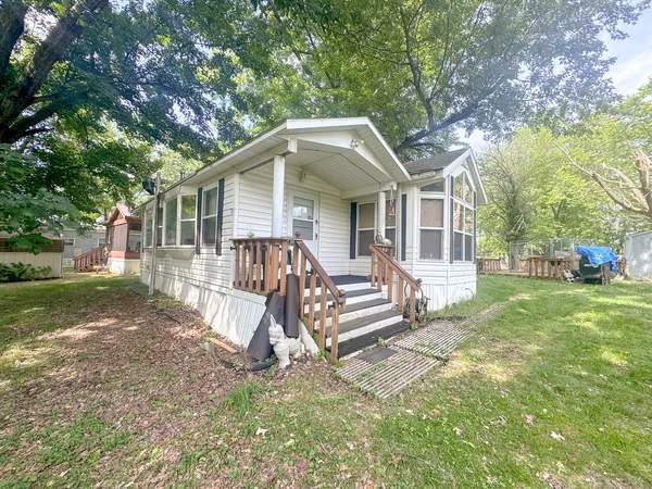 $60,900 | 24-99 Woodhaven, Sublette, IL 61367