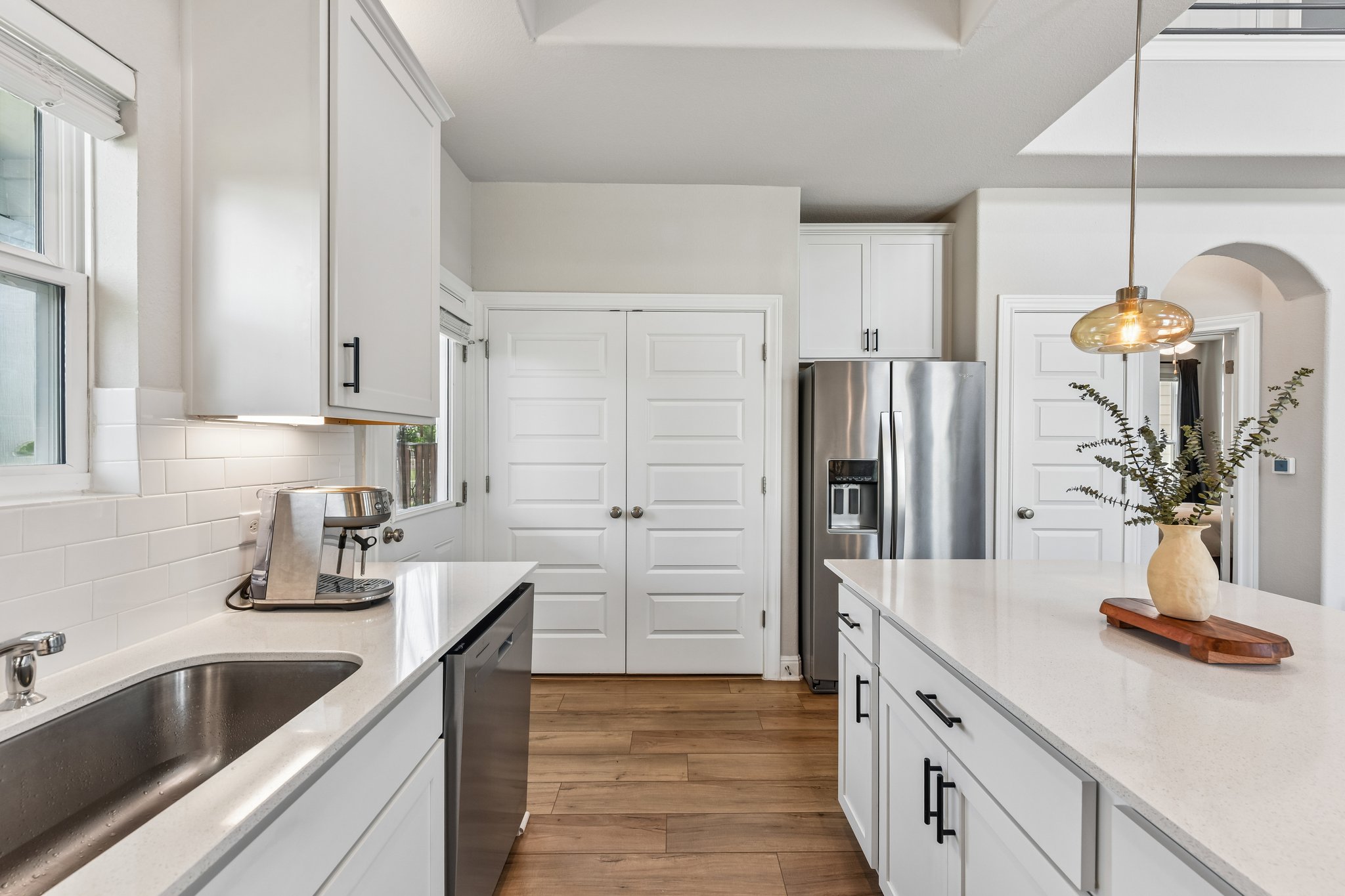 9901 Thane Way, Unit 91 Austin, TX 78748 - Photo 10 of 24 The kitchen has ample counter space and storage. Enjoy a great green view to the backyard.