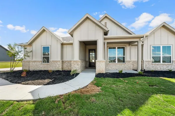 $440,000 | 110 Brush Crk Drive, Boyd, TX 76023