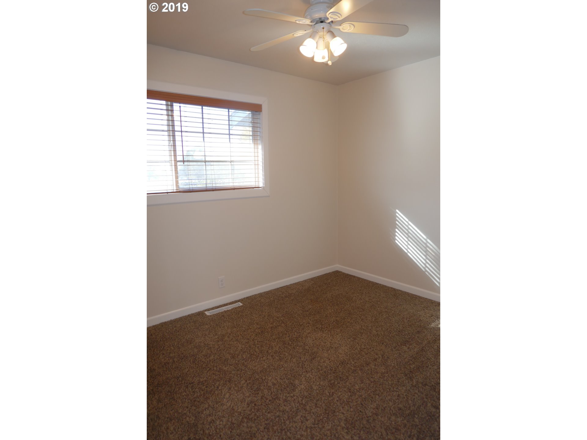 29814 Minnehaha Road Hermiston, OR 97838 - Photo 11 of 32 Bedroom