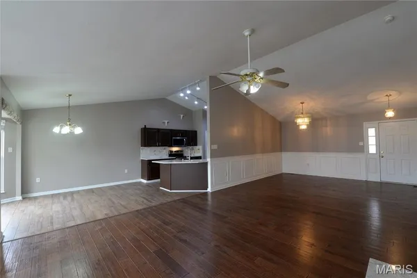 $2,825 | 11478 Pineview Crossing Drive, Maryland Heights, MO 63043