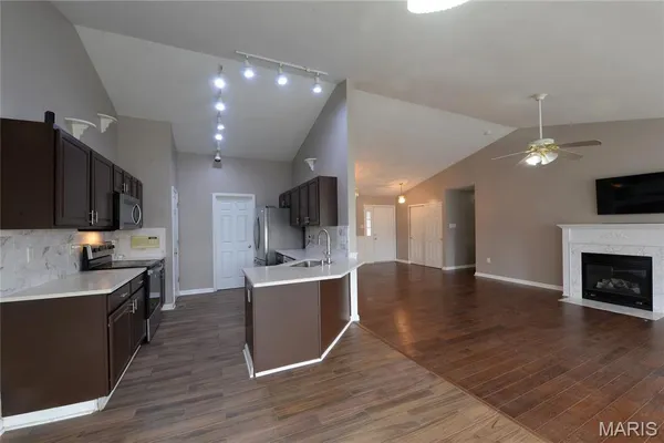 $3,000 | 11478 Pineview Crossing Drive, Maryland Heights, MO 63043