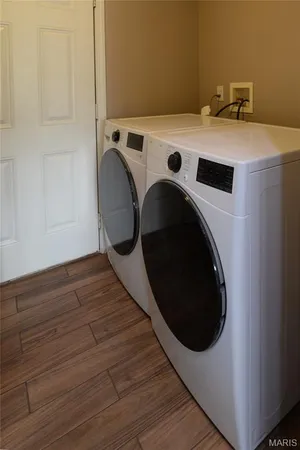 $3,000 | 11478 Pineview Crossing Drive, Maryland Heights, MO 63043