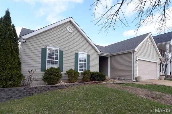 $3,000 | 11478 Pineview Crossing Drive, Maryland Heights, MO 63043