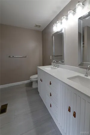 $3,000 | 11478 Pineview Crossing Drive, Maryland Heights, MO 63043