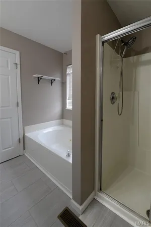 $3,000 | 11478 Pineview Crossing Drive, Maryland Heights, MO 63043