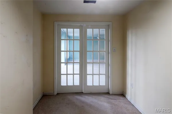 $3,000 | 11478 Pineview Crossing Drive, Maryland Heights, MO 63043