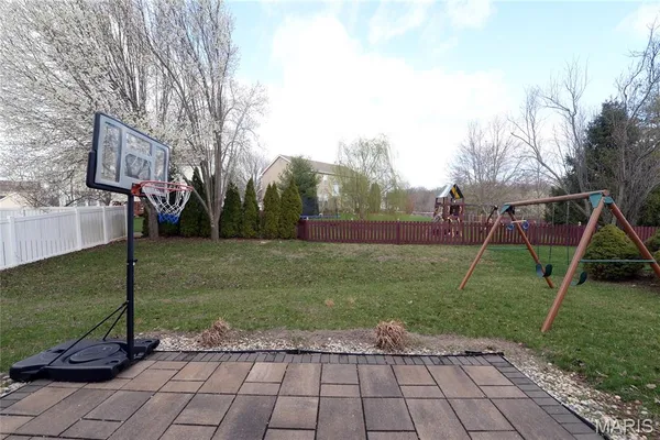 $3,000 | 11478 Pineview Crossing Drive, Maryland Heights, MO 63043