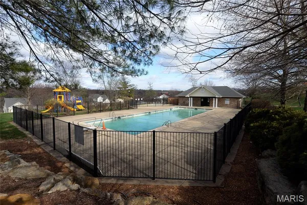 $3,000 | 11478 Pineview Crossing Drive, Maryland Heights, MO 63043