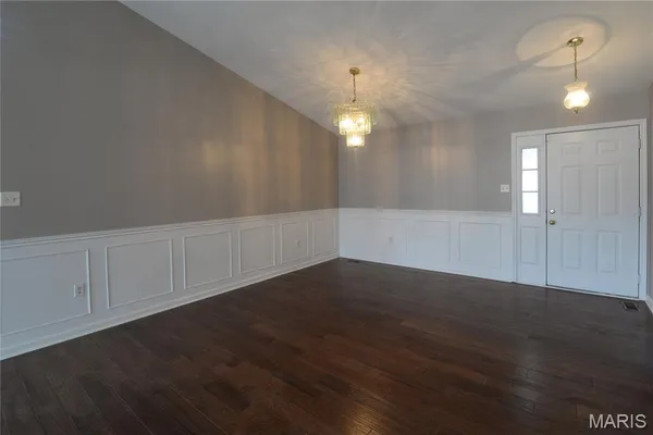 $2,825 | 11478 Pineview Crossing Drive, Maryland Heights, MO 63043