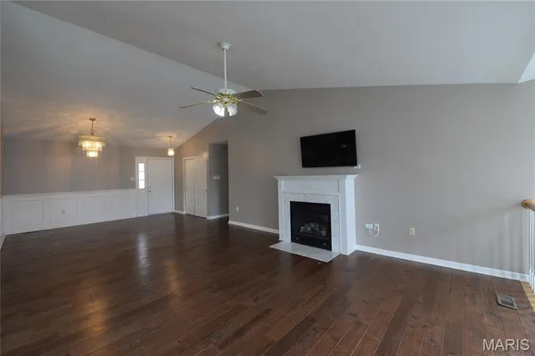 $3,000 | 11478 Pineview Crossing Drive, Maryland Heights, MO 63043