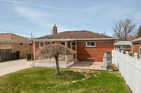 $225,000 | 28110 Garfield Street, Roseville, MI 48066