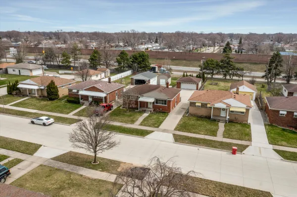 $225,000 | 28110 Garfield Street, Roseville, MI 48066
