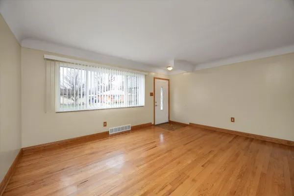 $225,000 | 28110 Garfield Street, Roseville, MI 48066