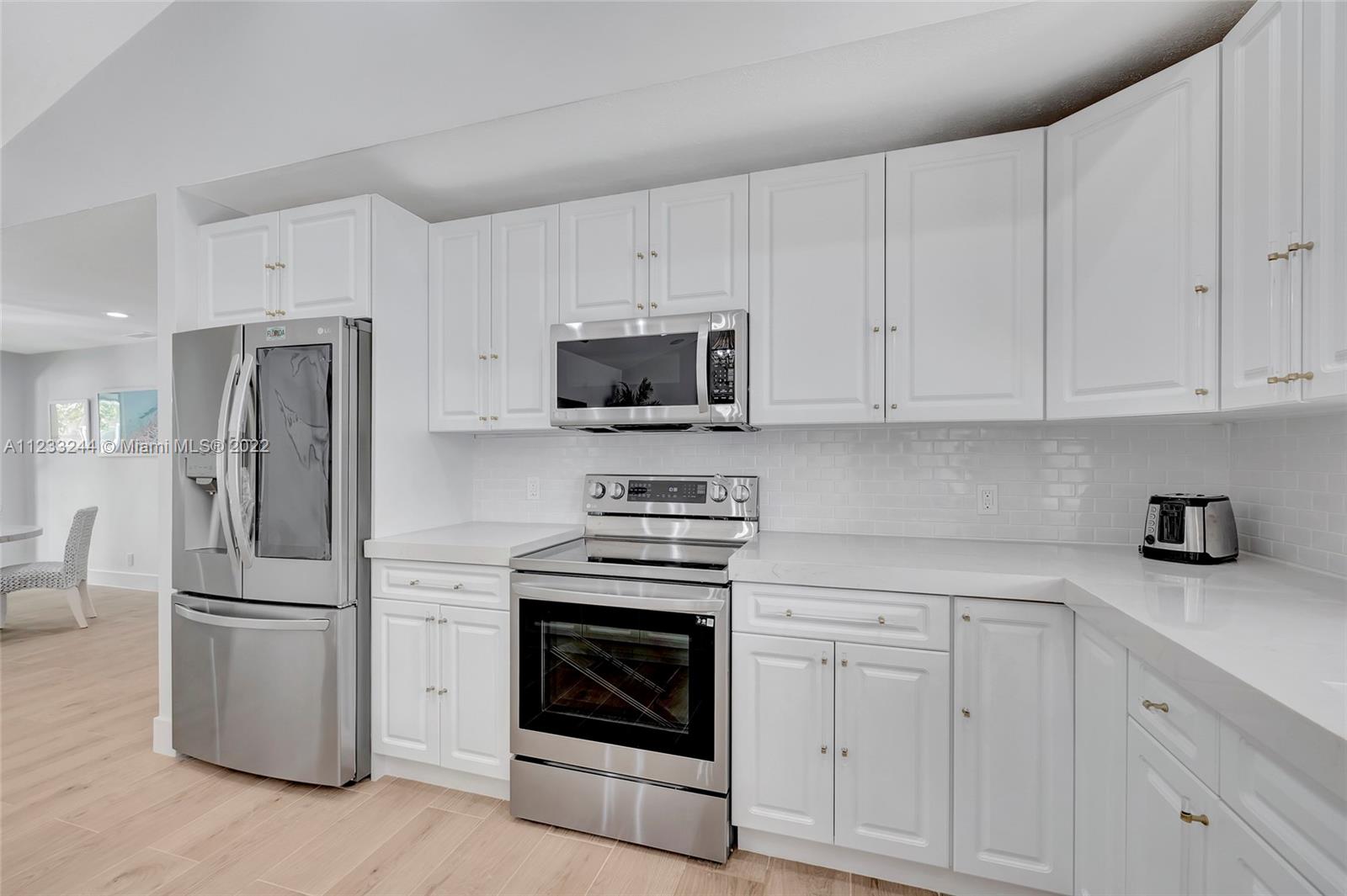 2824 Northwest 28th Street Boca Raton, FL 33434 - Photo 10 of 32