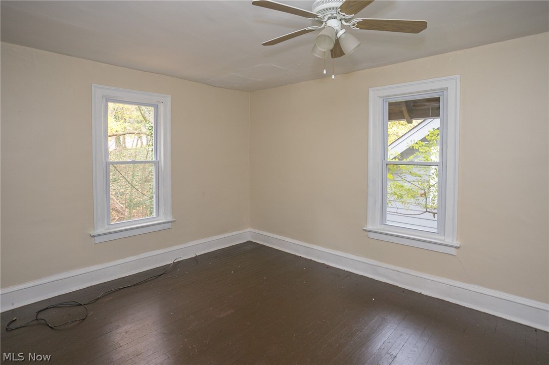 17018 Endora Road Cleveland, OH 44112 - Photo 10 of 33