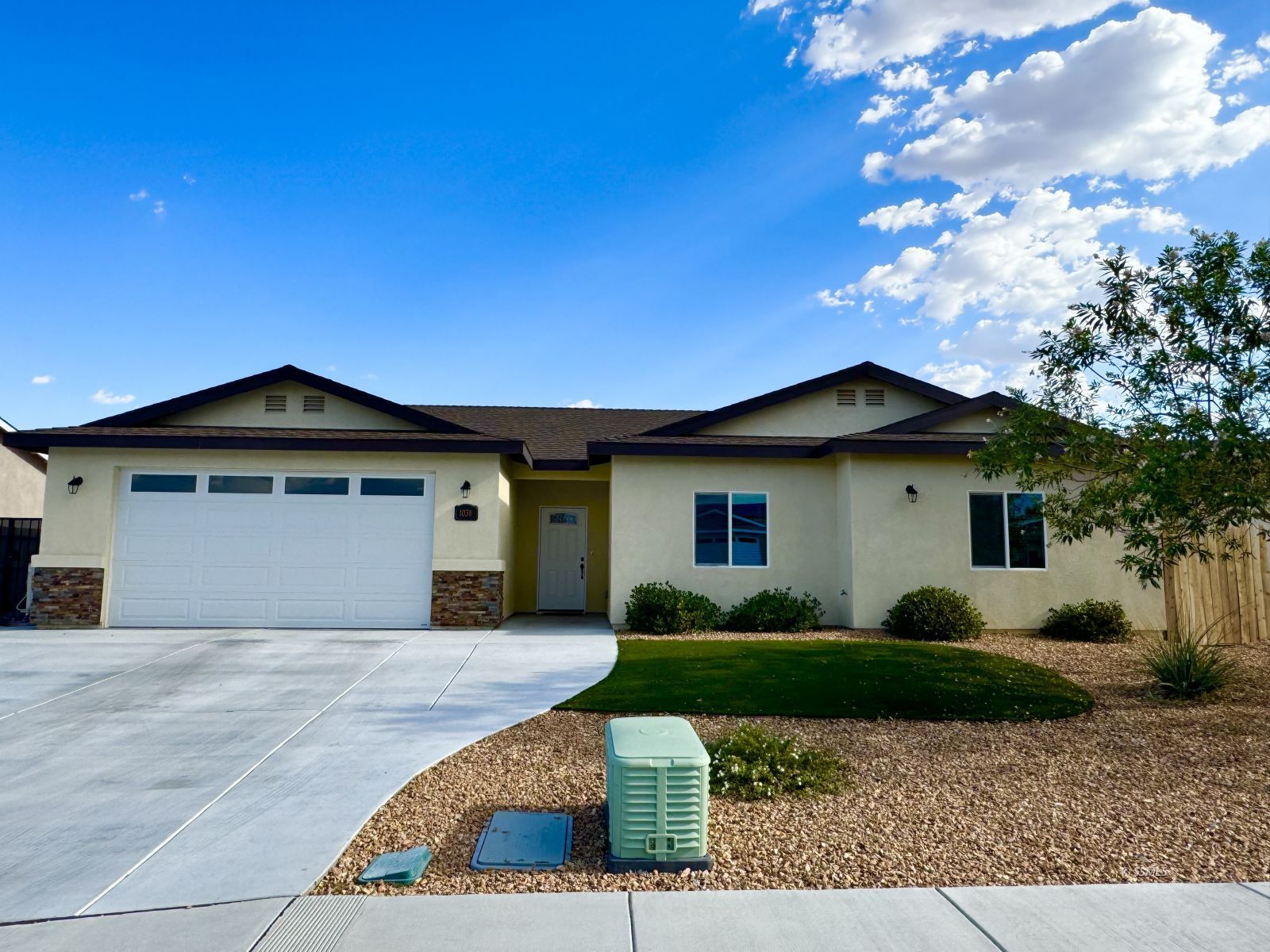1038 Ocean Avenue Ridgecrest, CA 93555 - Photo 1 of 28 Gallery Image 1