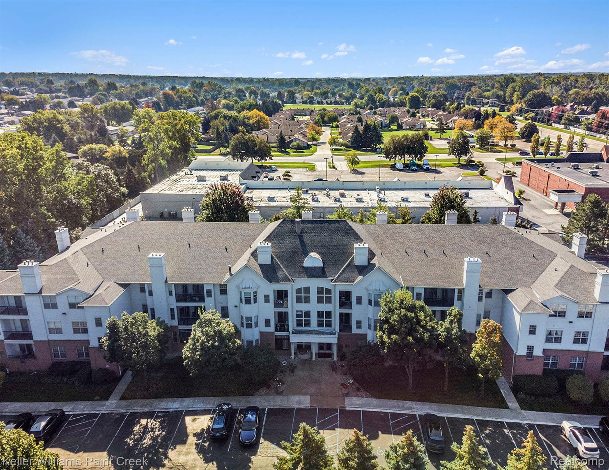 39160 Hayes Road Clinton Township, MI 48038 - Photo 2 of 35 Prestigious, luxury, End unit, balcony/terrace/