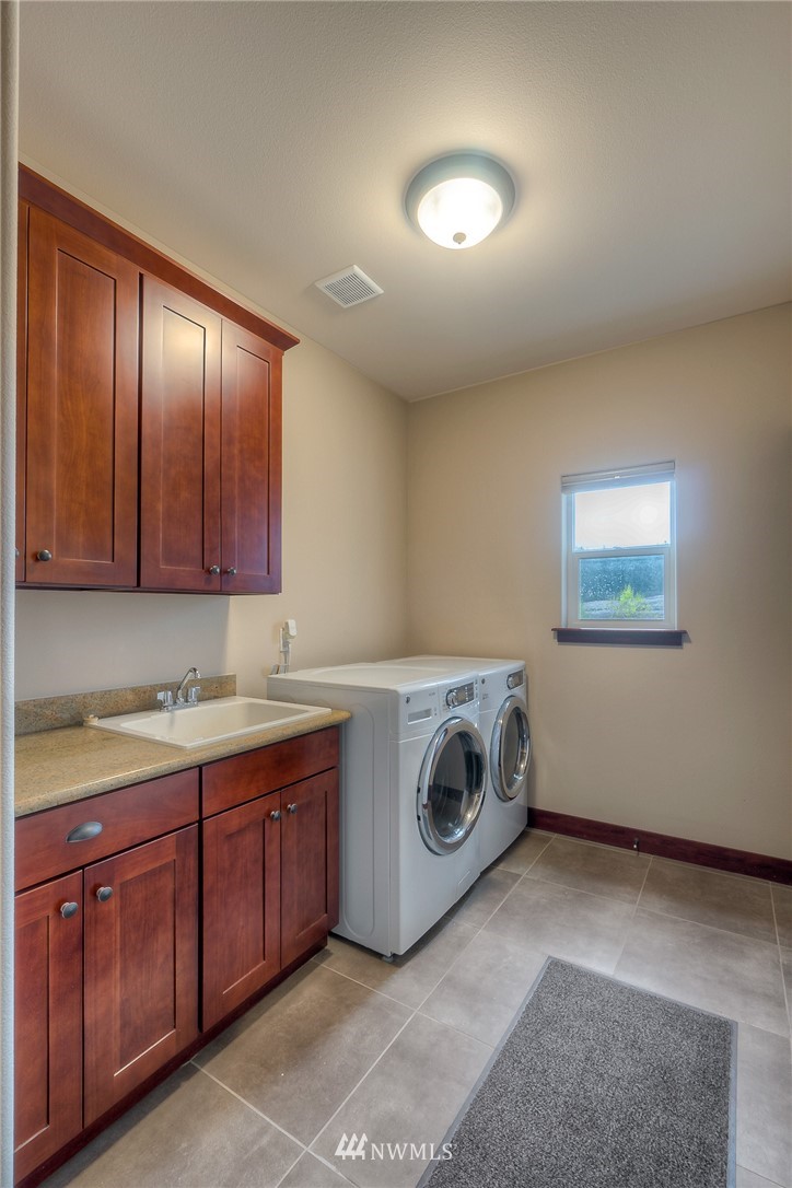 9028 Fox Ridge Lane Southeast Olympia, WA 98513 - Photo 19 of 25 Gallery Image 19