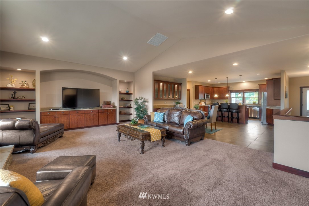 9028 Fox Ridge Lane Southeast Olympia, WA 98513 - Photo 3 of 25 Gallery Image 3