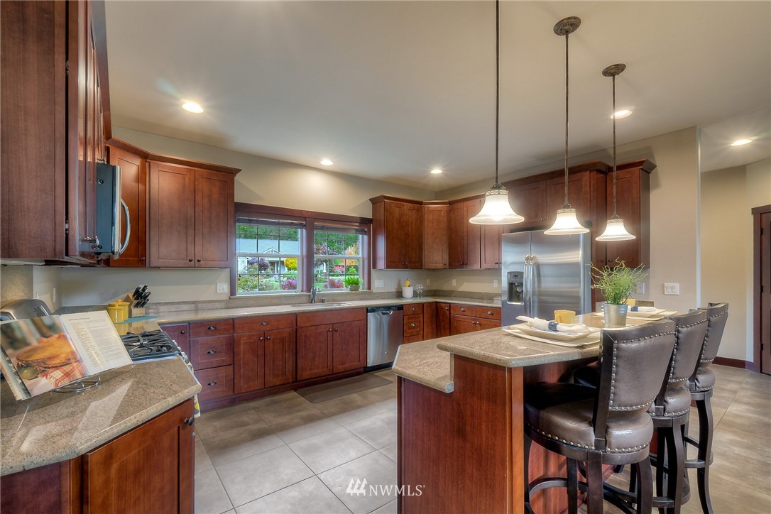9028 Fox Ridge Lane Southeast Olympia, WA 98513 - Photo 9 of 25 Gallery Image 9