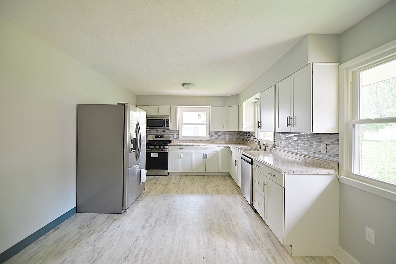20341 Roosevelt Road South Bend, IN 46614 - Photo 13 of 21 Gallery Image 13
