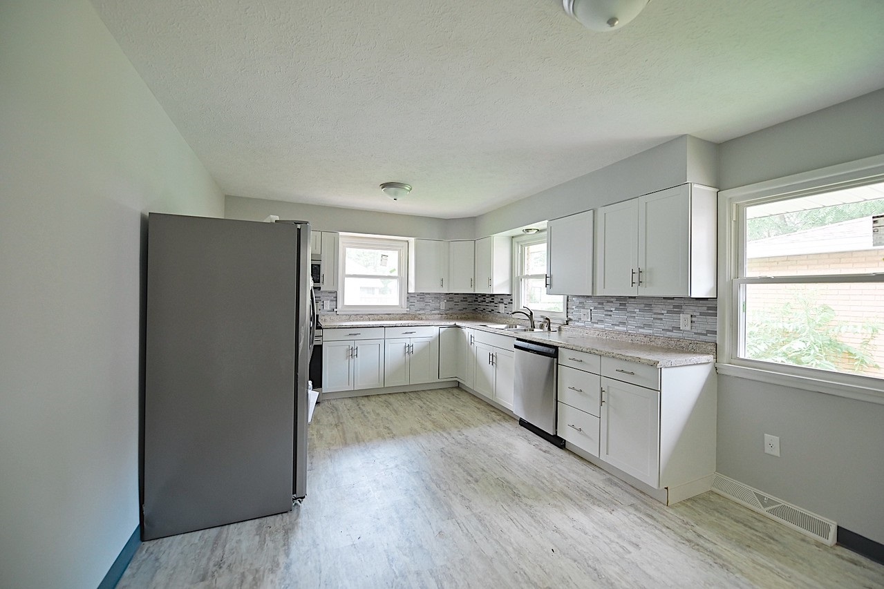 20341 Roosevelt Road South Bend, IN 46614 - Photo 14 of 21 Gallery Image 14