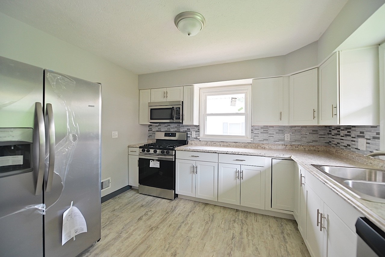 20341 Roosevelt Road South Bend, IN 46614 - Photo 16 of 21 Gallery Image 16