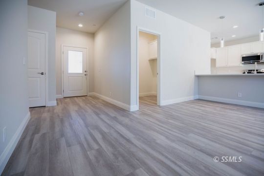 317 Thomas Street Ridgecrest, CA 93555 - Photo 9 of 35