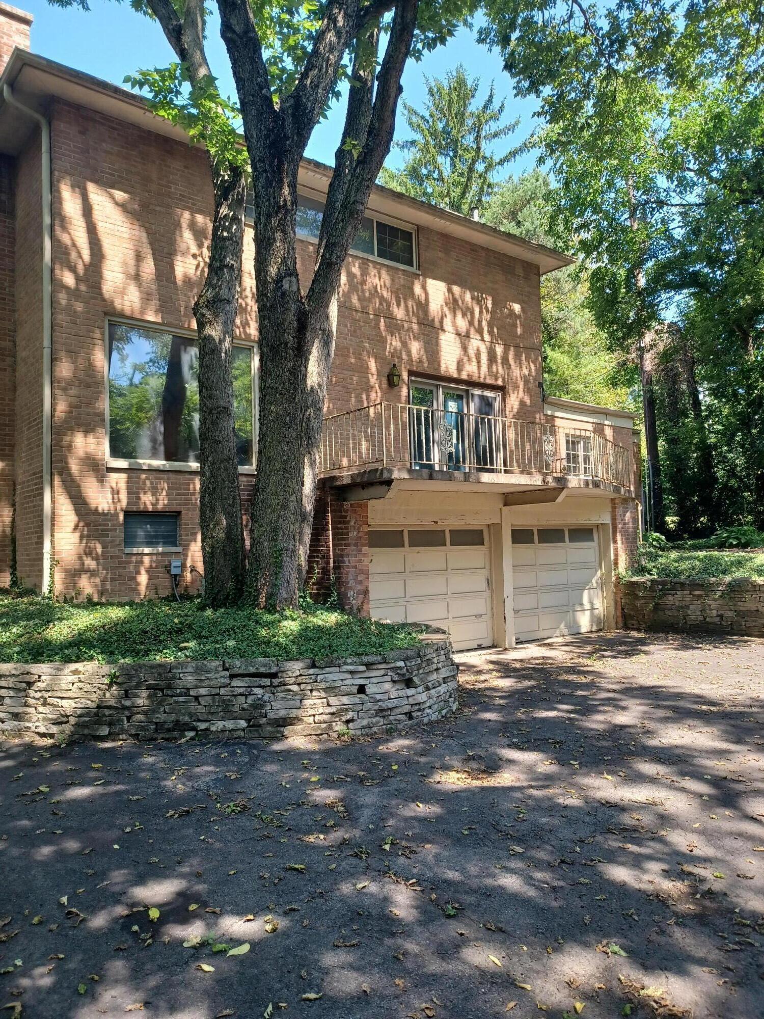 2551 Charing Road, Unit 6 Upper Arlington, OH 43221 - Photo 23 of 29 2 Car Attached Garage