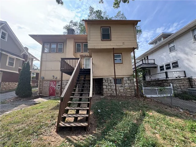 $180,600 | 137 North Van Brunt Boulevard, Kansas City, MO 64123