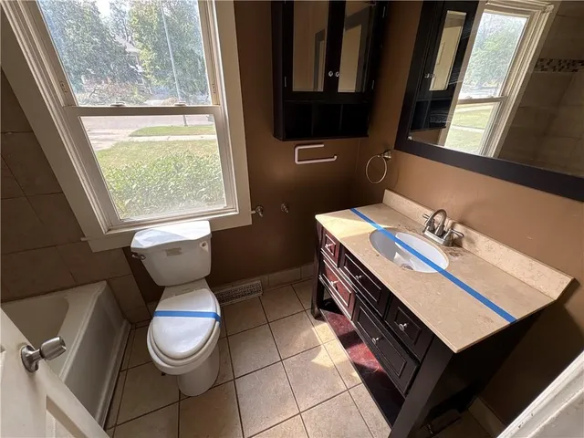 $180,600 | 137 North Van Brunt Boulevard, Kansas City, MO 64123