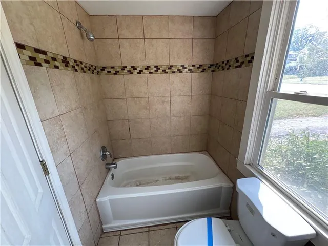 $180,600 | 137 North Van Brunt Boulevard, Kansas City, MO 64123