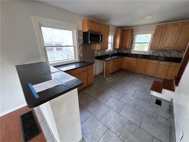 $180,600 | 137 North Van Brunt Boulevard, Kansas City, MO 64123